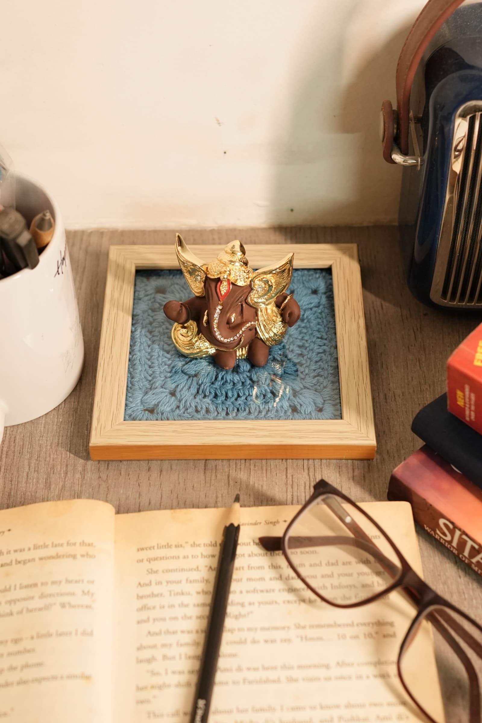 Customized photo frame inspired crochet tea coaster